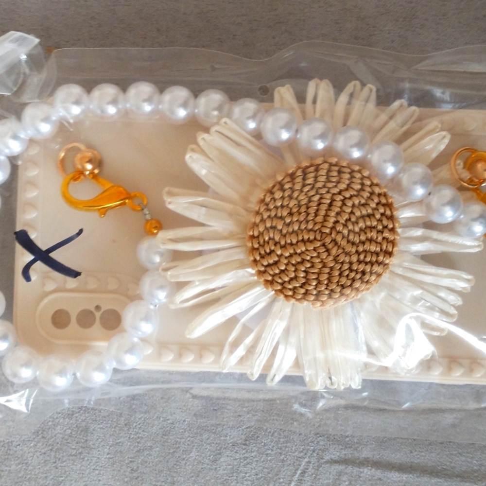 Luxury Iphone Case/S Cream Case/Lovely Faux pearl wrist strap/Flower